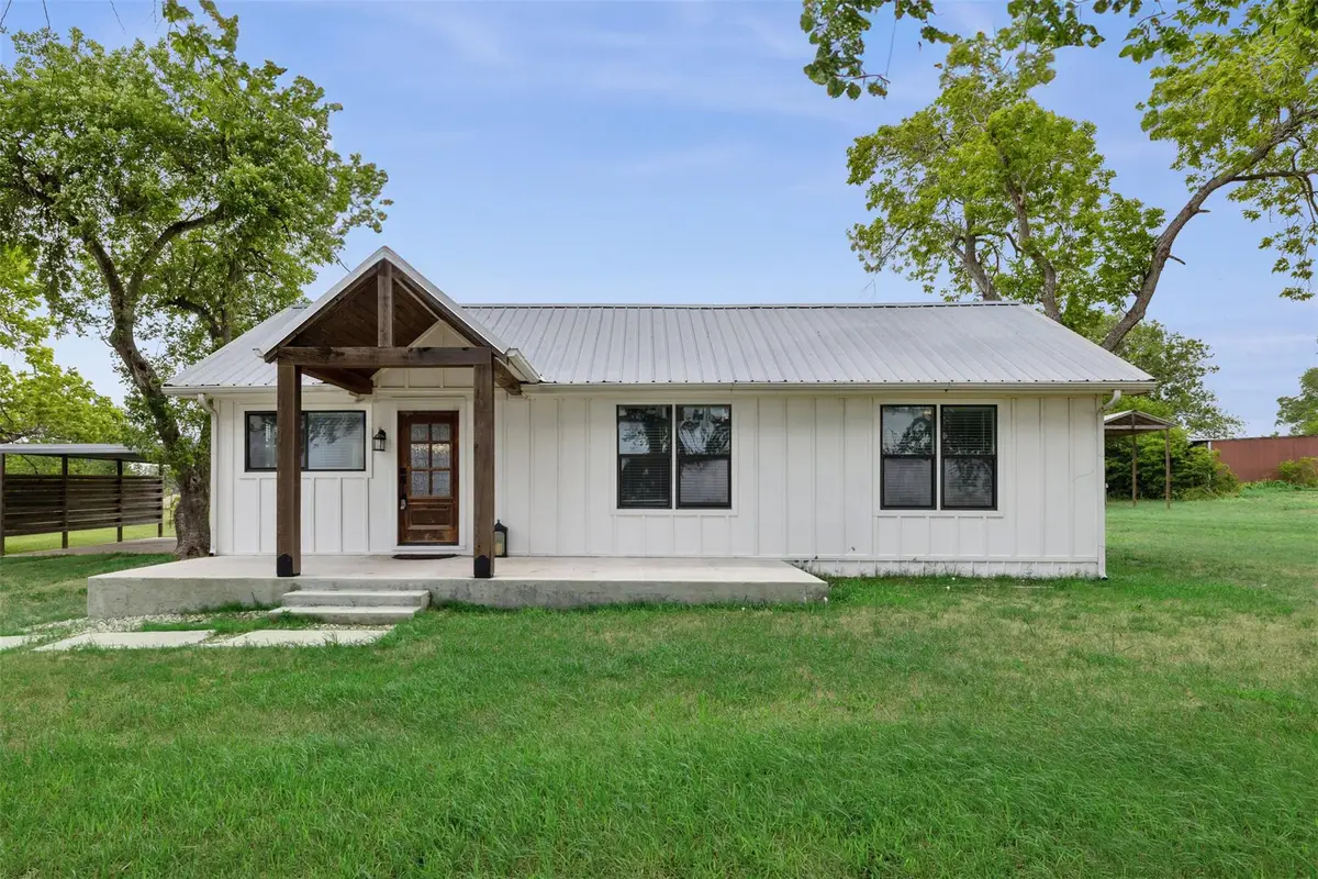 5530 Us Highway 90a W, Shiner, TX 77984 - Image #1