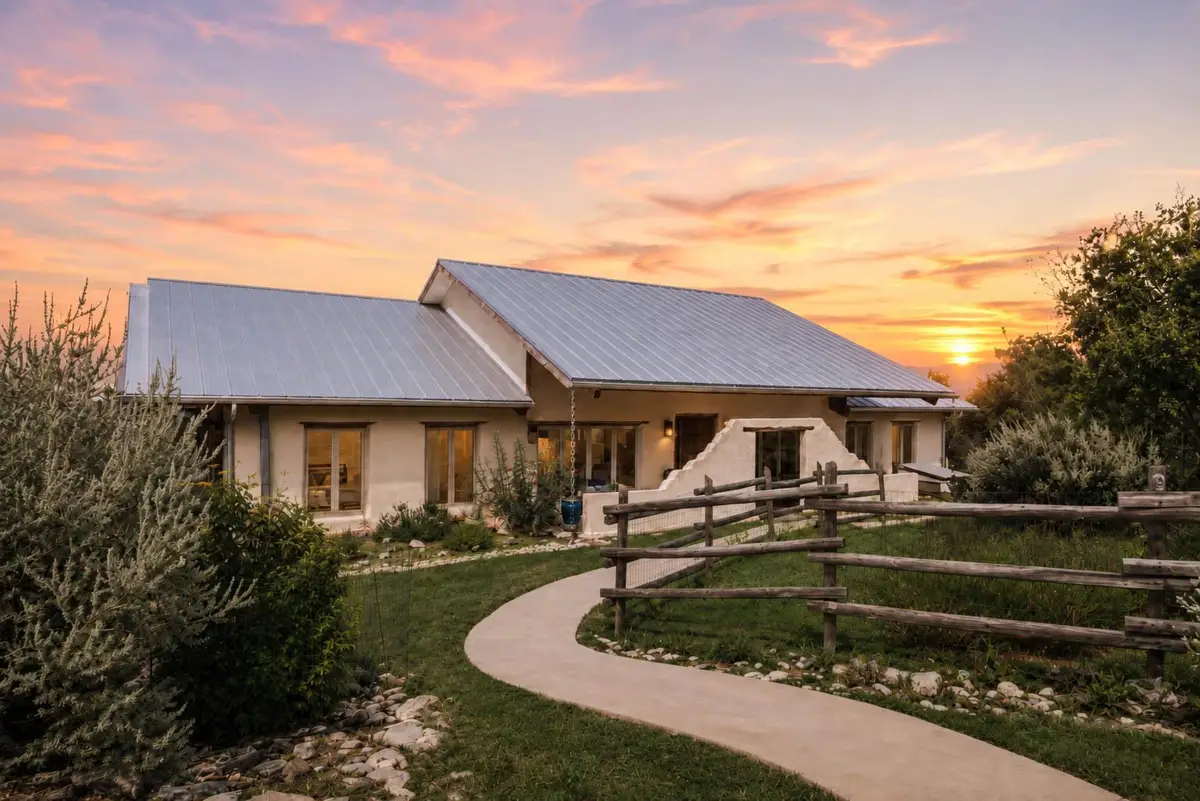 901 Old Red Ranch Rd, Dripping Springs, TX 78620 - #1
