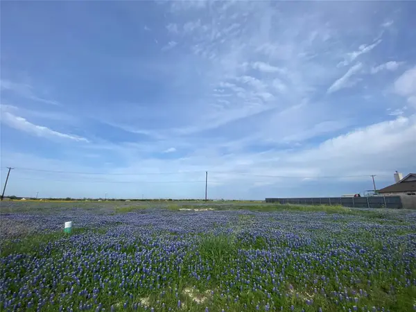 360 Meadow Valley Loop, Jarrell, TX 76537