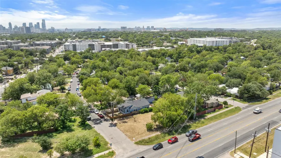 2956 Higgins St, Austin, TX 78722 - Image #2