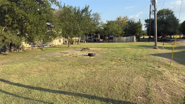 302 E Parsons St, Manor, TX 78653