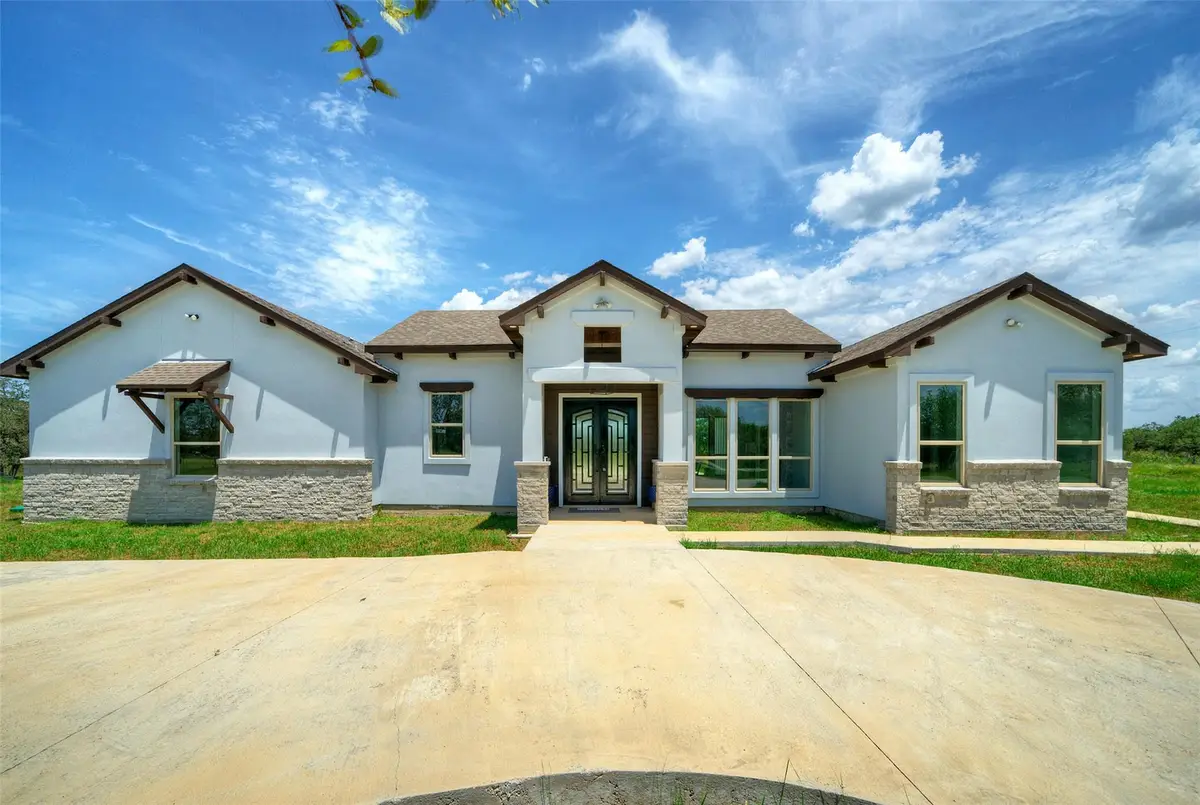 000 Patterson Ave, Flatonia, TX 78941 - Image #1