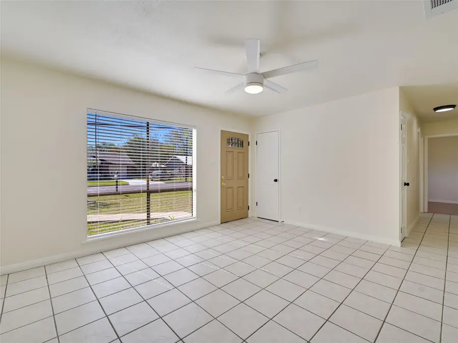 604 Magnolia St, Bastrop, TX 78602 - Image #3