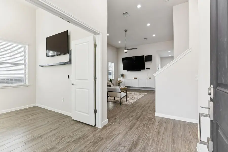 7808 Glover Dr, Austin, TX 78744 - Image #3