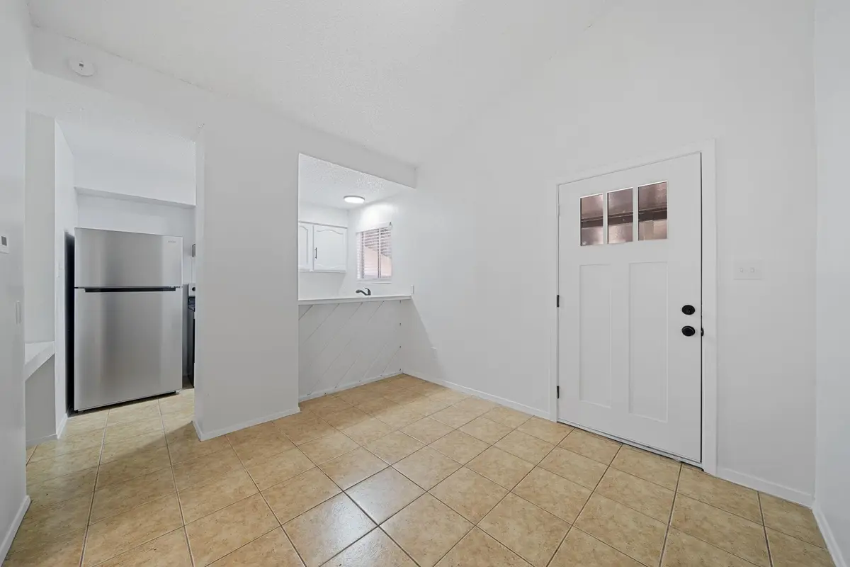 2410 Longview St #D-301, Austin, TX 78705 - Image #1