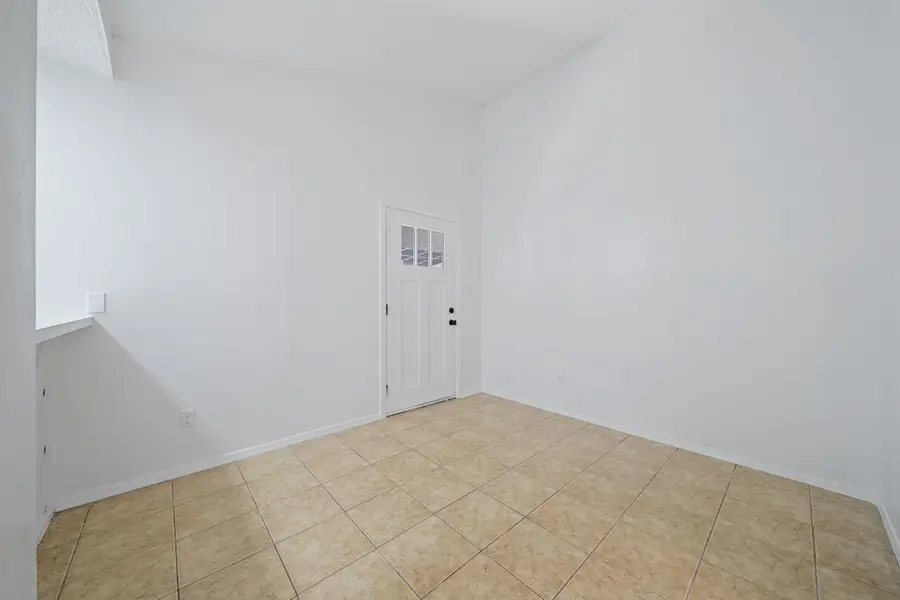 2410 Longview St #D-301, Austin, TX 78705 - Image #3