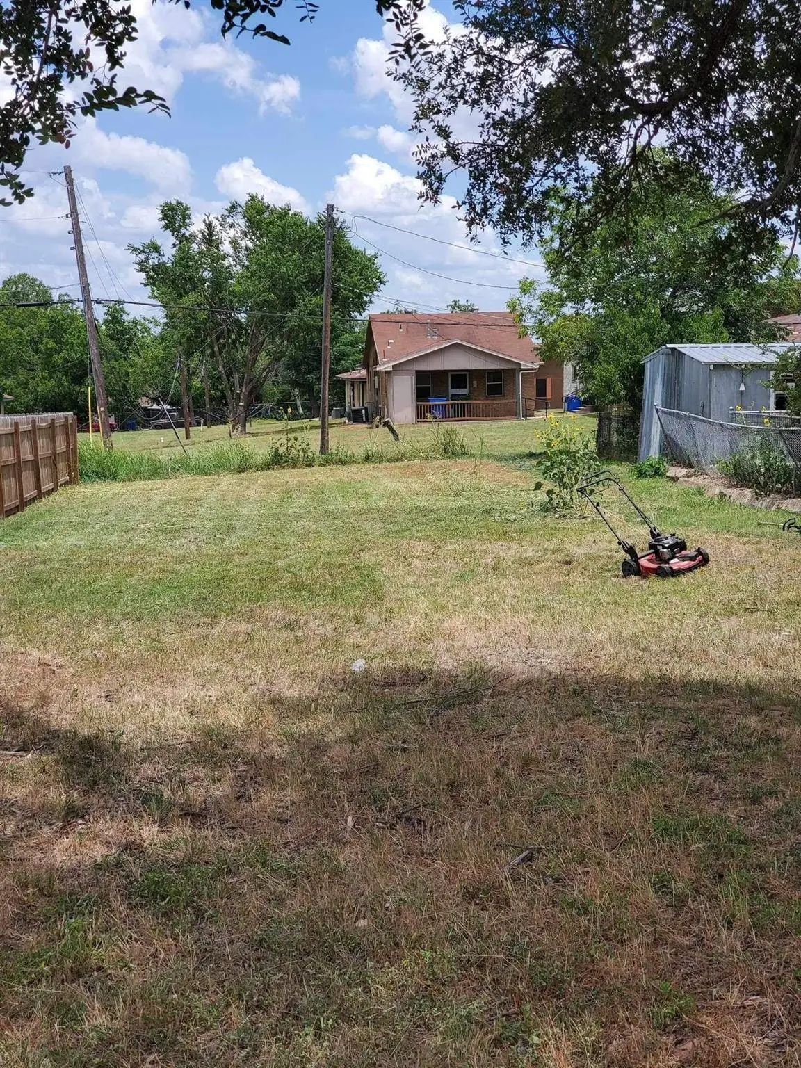 708 Washburn St, Taylor, TX 76574 - #1
