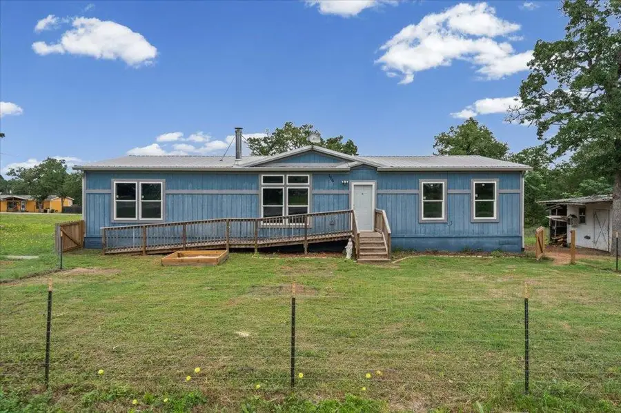 126 Cherokee Cir, Smithville, TX 78957 - #2