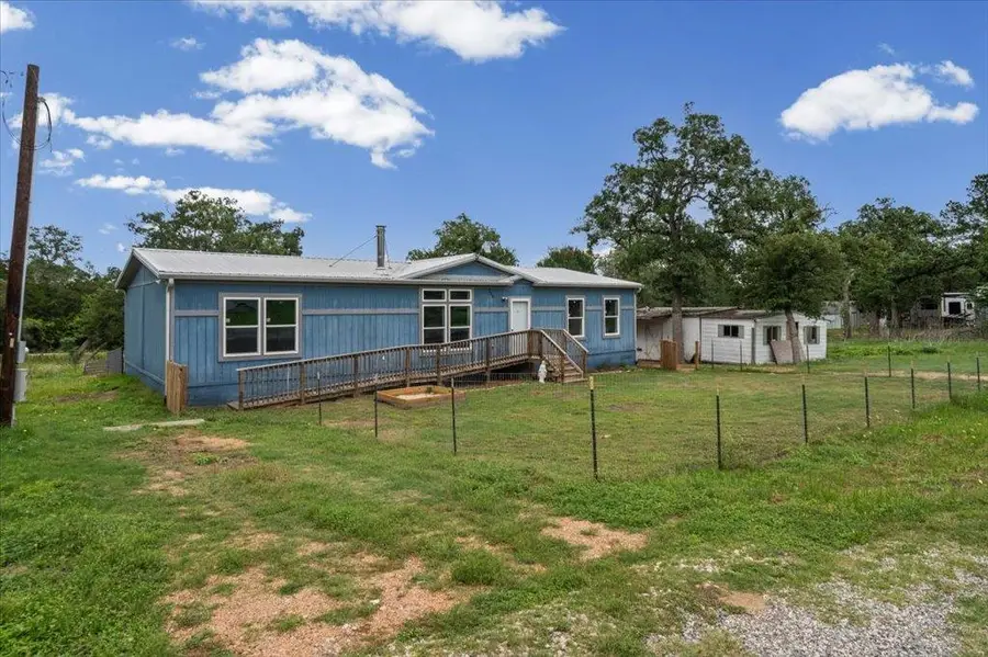 126 Cherokee Cir, Smithville, TX 78957 - #3