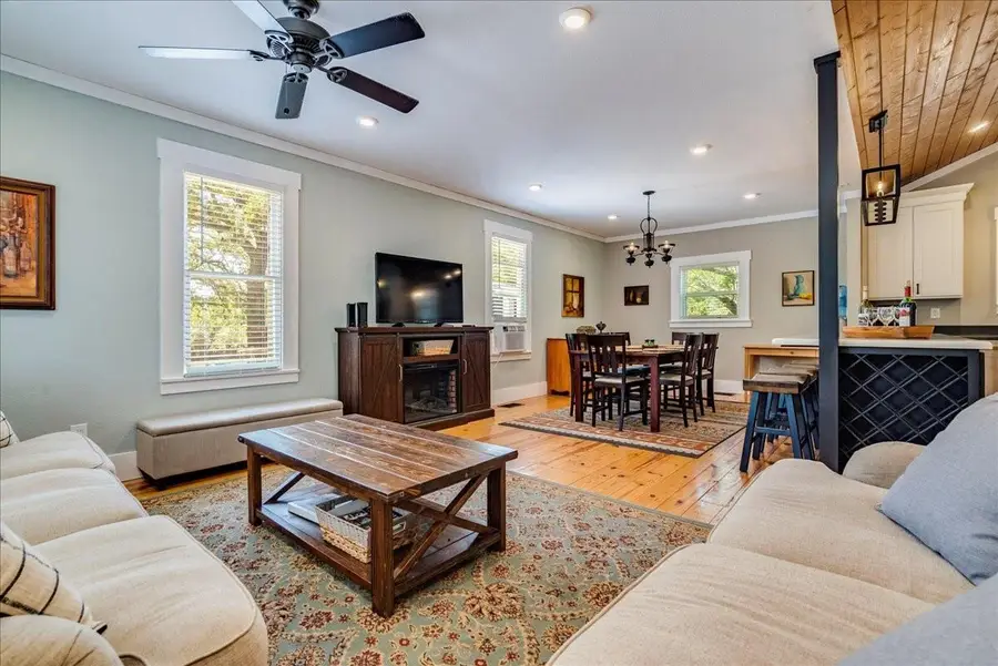 506 Shaw Ave, Fredericksburg, TX 78624 - Image #3