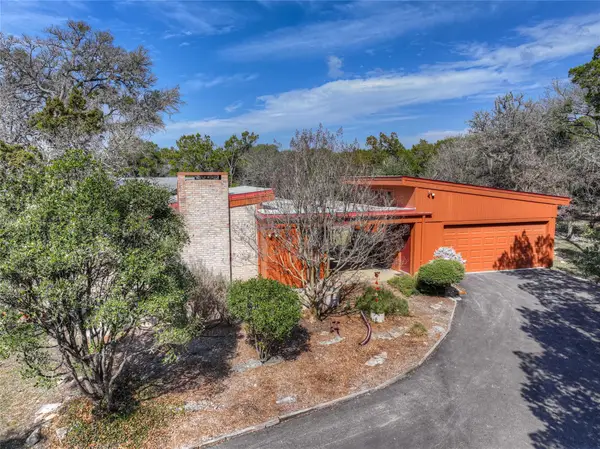 211 Bunnyrun Ln, San Marcos, TX 78666