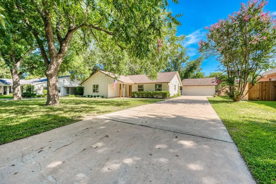 319 Columbine St, Marble Falls, TX 78654 - #3