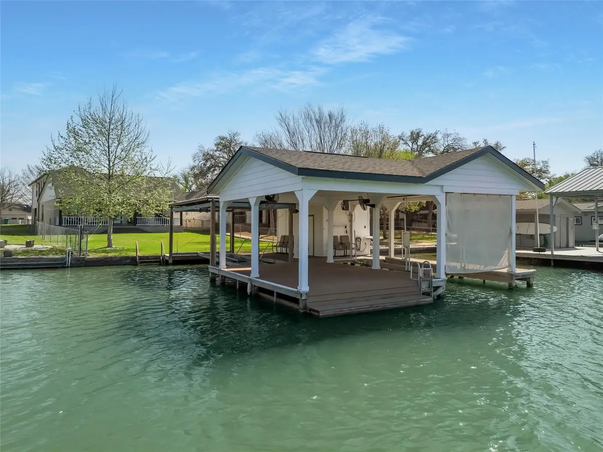 411 W Greenbriar Dr, Marble Falls, TX 78654 - Image #1