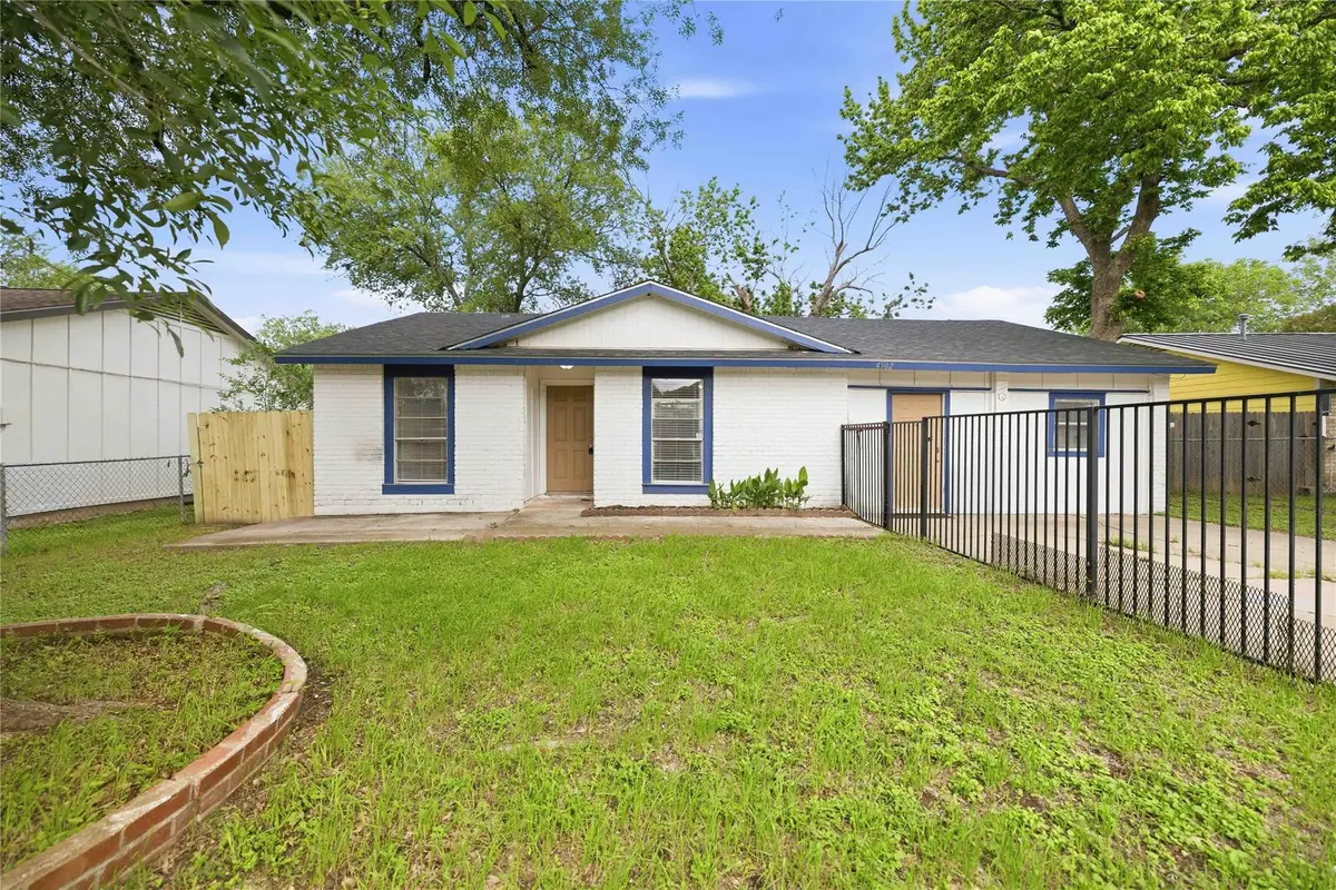 4502 Turnstone Dr, Austin, TX 78744 - #1