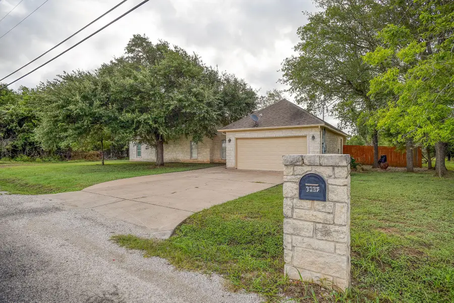 1335 Lovers Ln, Bastrop, TX 78602 - #2