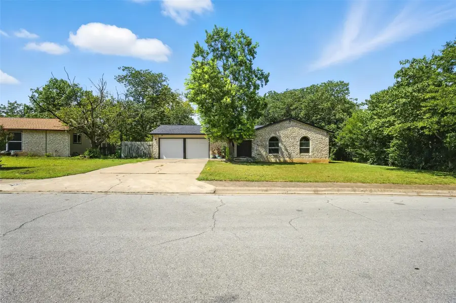 1400 Meadows Dr, Round Rock, TX 78681 - Image #2