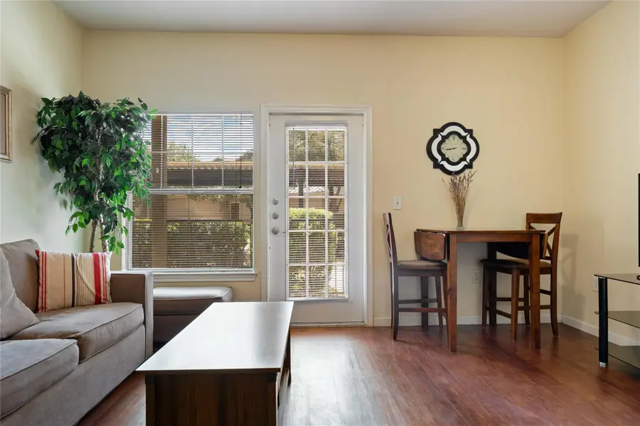 2320 Gracy Farms Ln #812, Austin, TX 78758 - Image #3