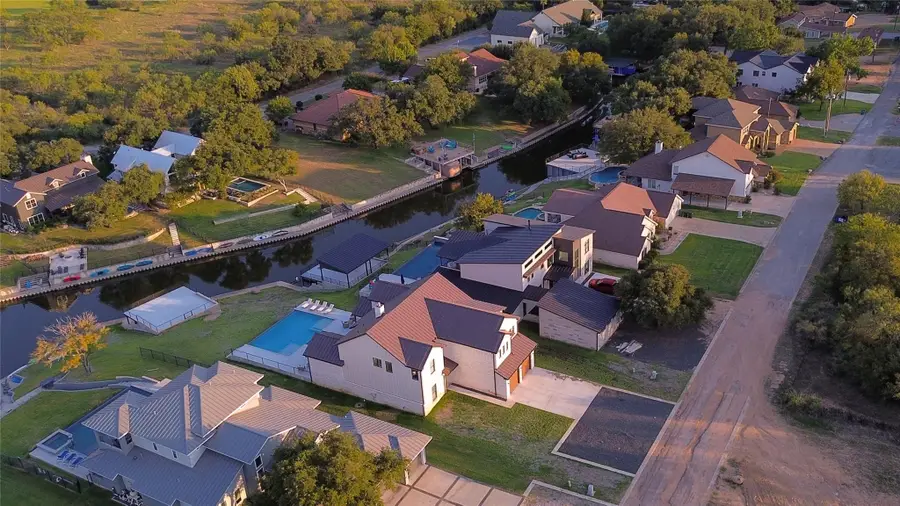 241 Lazy Oaks Ln, Kingsland, TX 78639 - Image #3