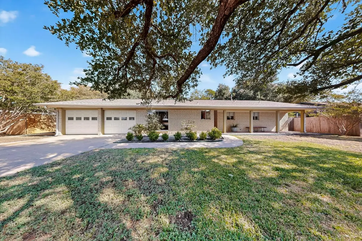 118 Anderson Dr, Elgin, TX 78621 - Image #1