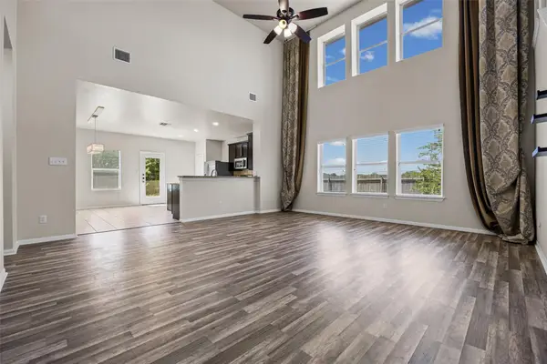 1060 Zeus Cir, Round Rock, TX 78665