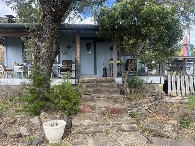 711 Council St, Burnet, TX 78611 - #1