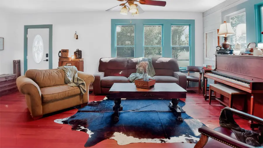 240 W Allen St, Bartlett, TX 76511 - #2