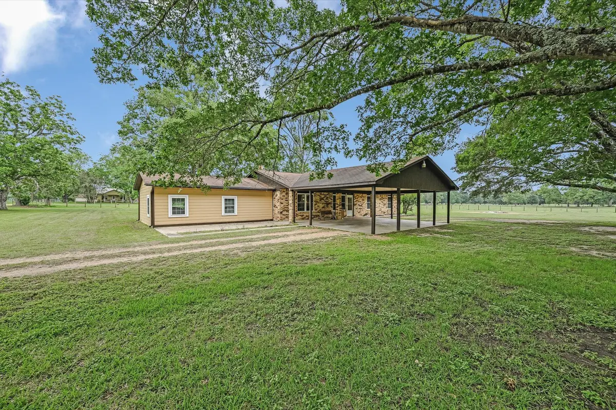 835 Jones St, Smithville, TX 78957 - #1