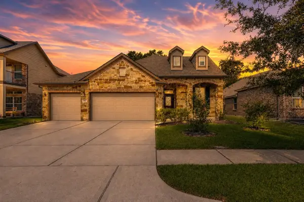 6531 Hunters Creek Ln, Baytown, TX 77521