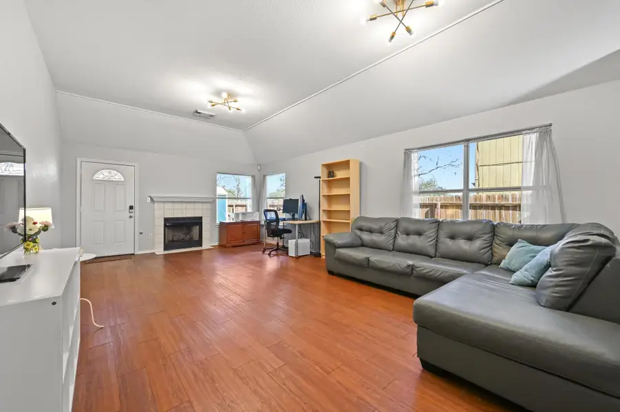 5302 Walnut Grove Dr, Austin, TX 78744 - #2