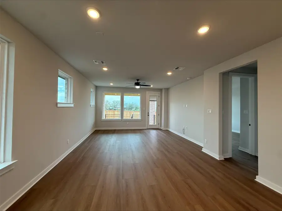 204 Bloomington Loop, Hutto, TX 78634 - #2