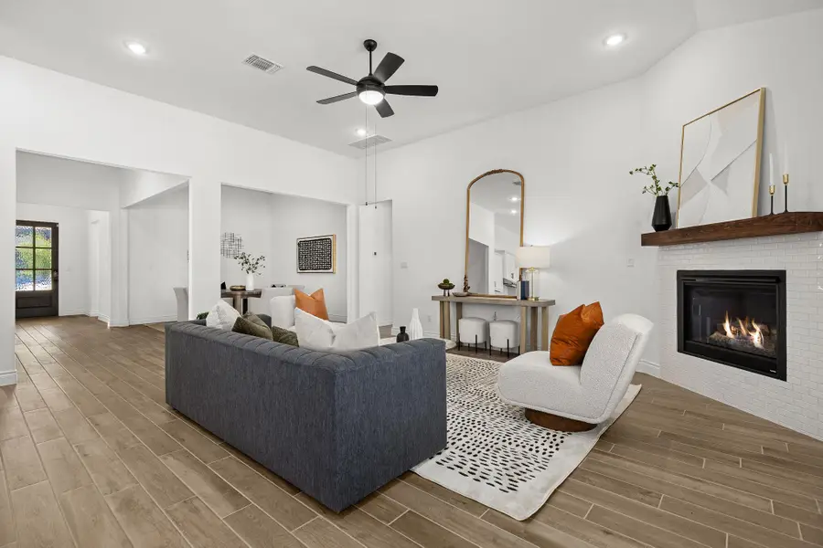 1301 White Daisy Ln, Georgetown, TX 78628 - Image #3