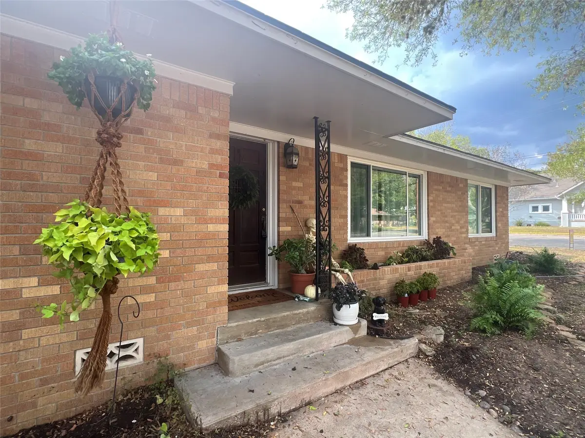 355 N Monroe St, La Grange, TX 78945 - Image #1