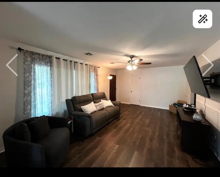 355 N Monroe St, La Grange, TX 78945 - Image #2