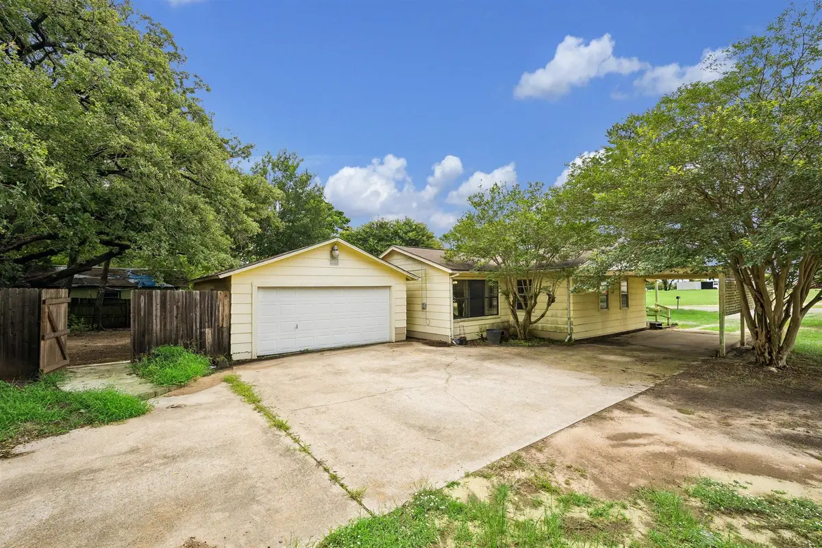 2614 Grace Ave, Rockdale, TX 76567 - #1