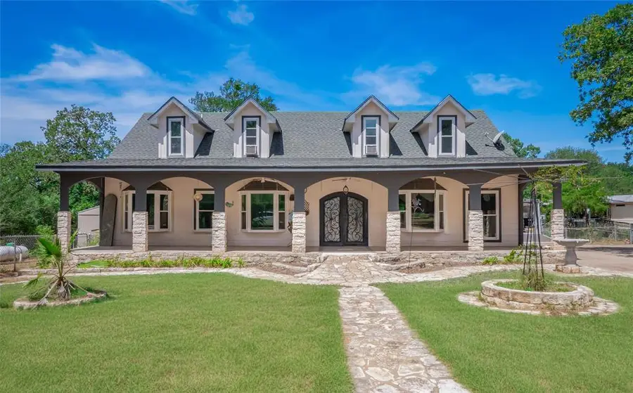 368 Riddle Rd, Cedar Creek, TX 78612 - Image #2