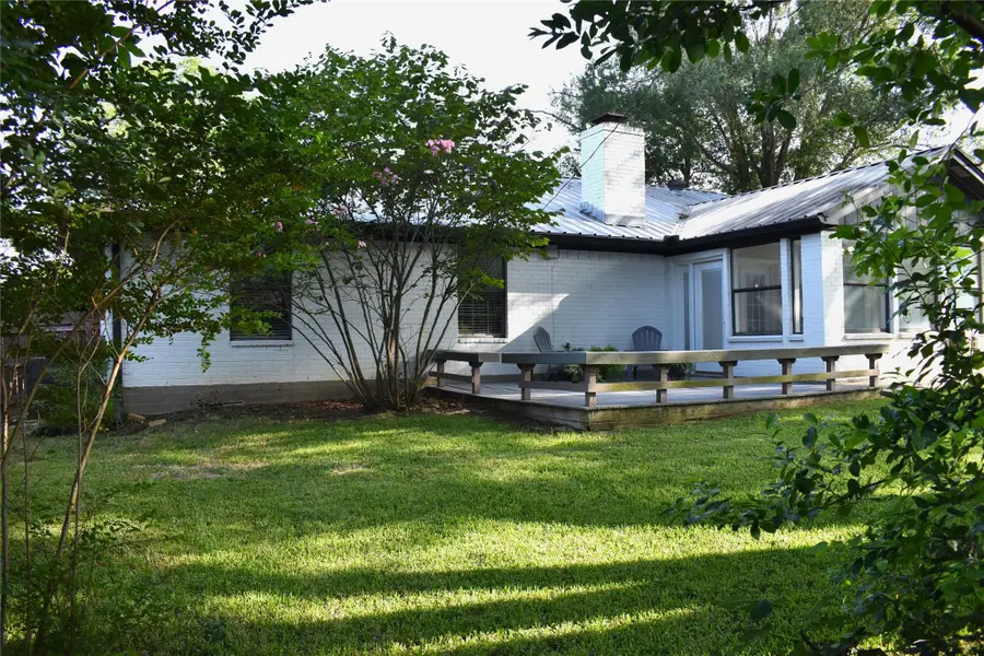 1702 Pecos Ave, Rockdale, TX 76567 - #2