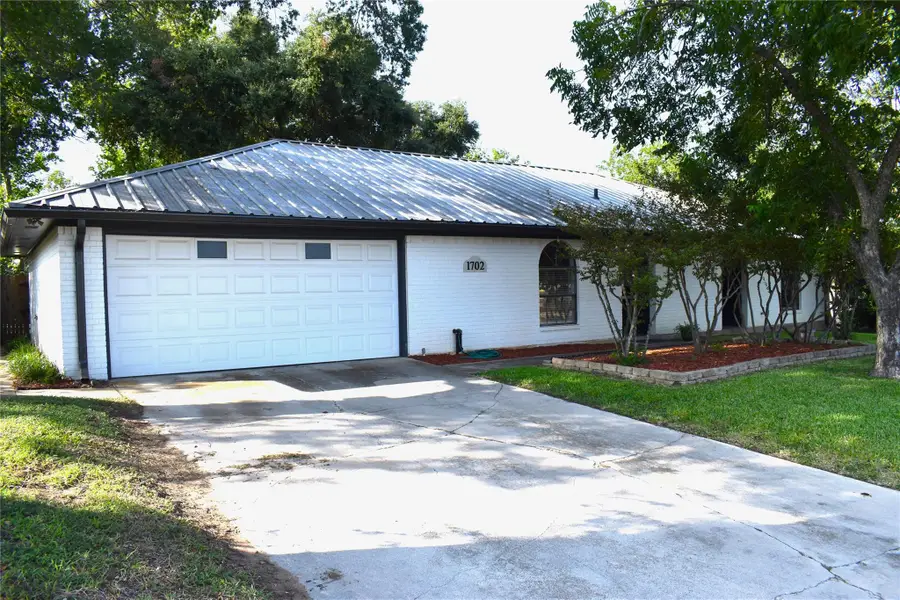 1702 Pecos Ave, Rockdale, TX 76567 - #3