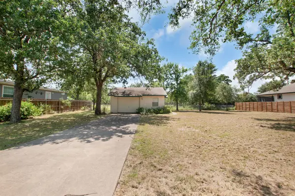 714 Pine Ln, Horseshoe Bay, TX 78657