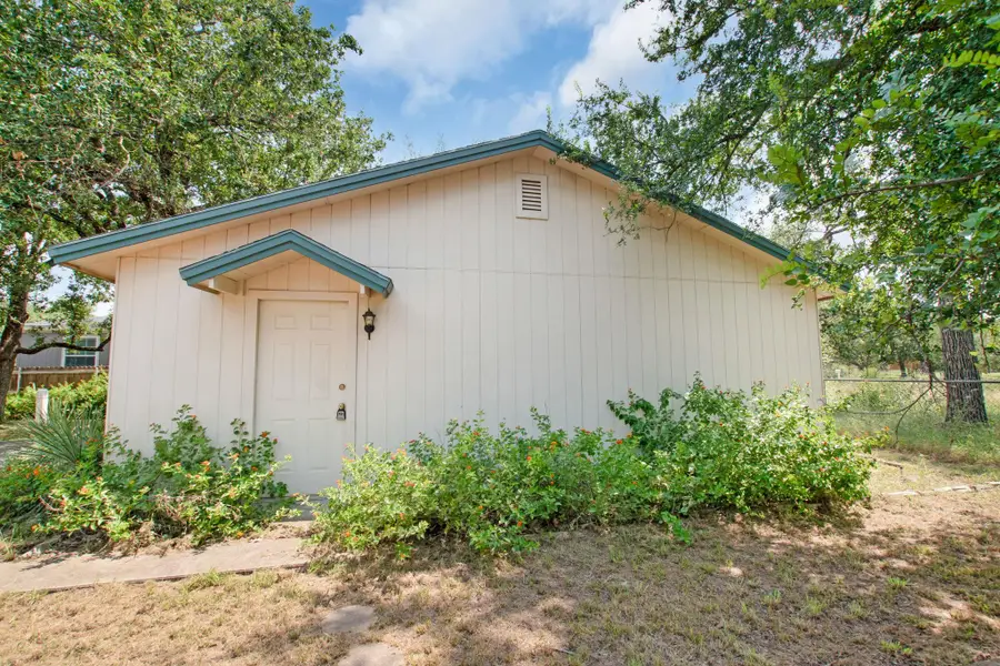 714 Pine Ln, Horseshoe Bay, TX 78657 - Image #3
