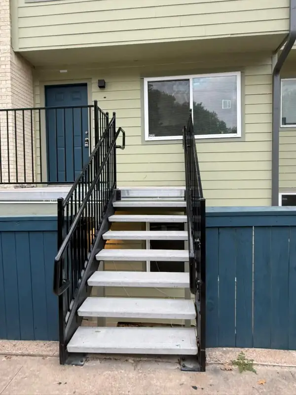 2124 Burton Dr #251, Austin, TX 78741