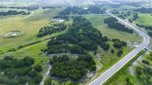 30 Shin Oak Dr, Lampasas, TX 76550