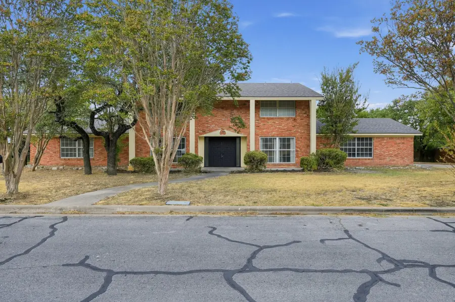606 Ash St, Copperas Cove, TX 76522 - #2