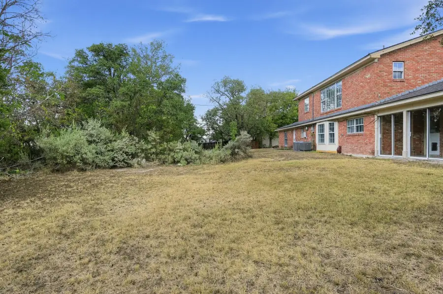 606 Ash St, Copperas Cove, TX 76522 - #3