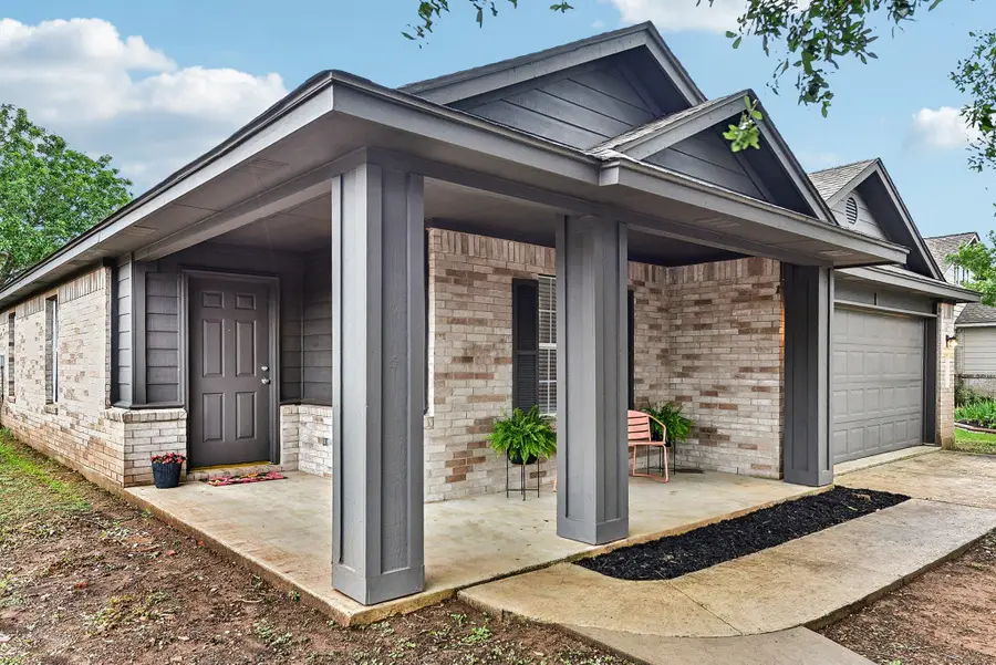 717 Blair Ave, Bastrop, TX 78602 - Image #2