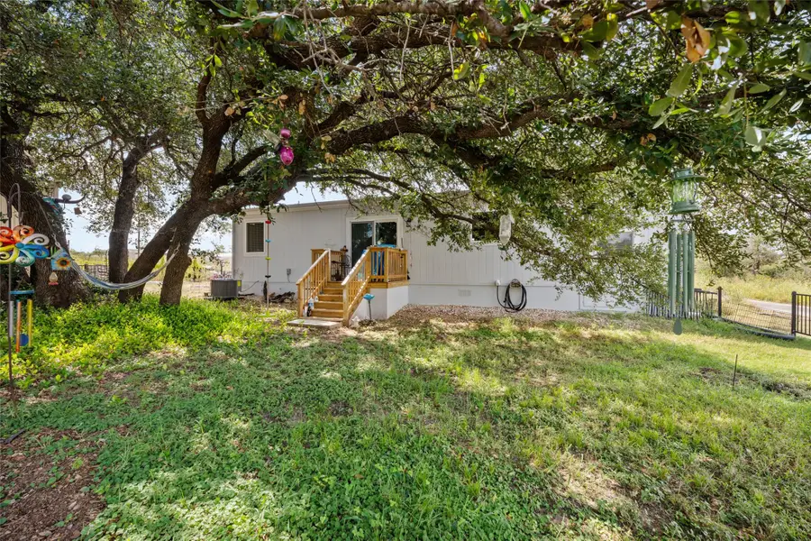 500 Dallas St, Kingsland, TX 78639 - #2