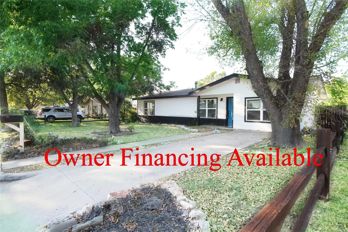 327 W Mulberry St, Fredericksburg, TX 78624 - Image #1