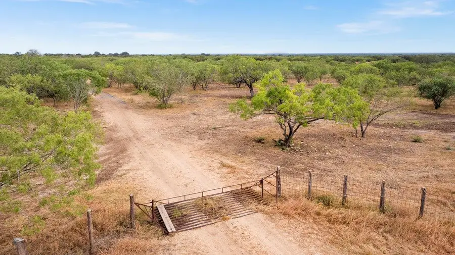 5 Cr 171, Nixon, TX 78140 - #2