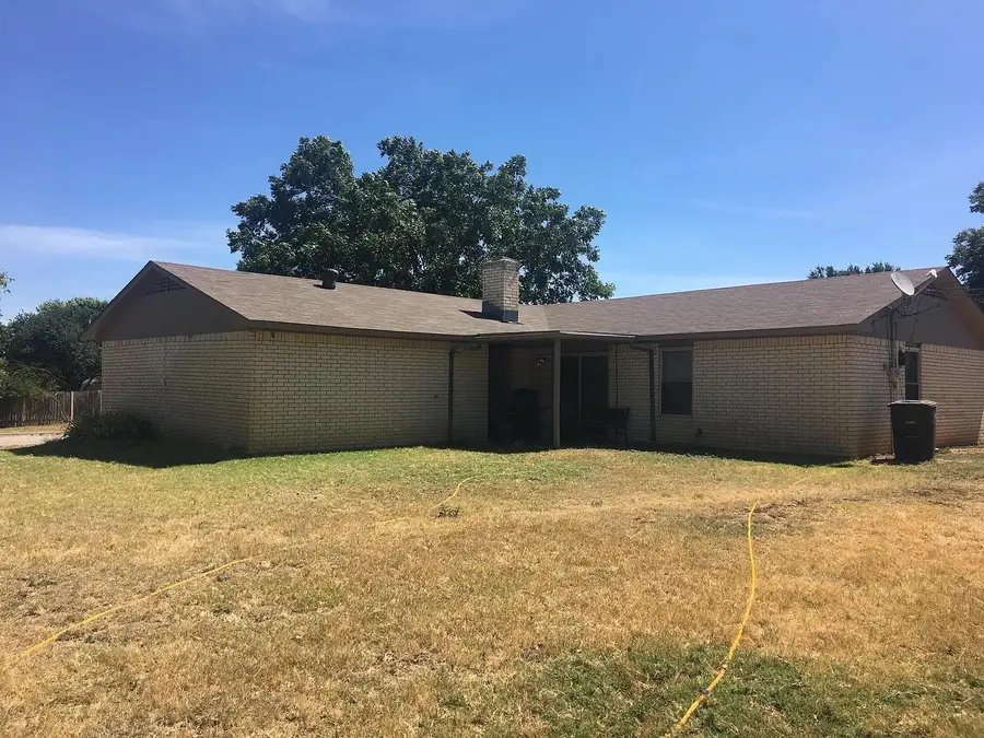 121 Bruce St, Brady, TX 76825 - Image #3