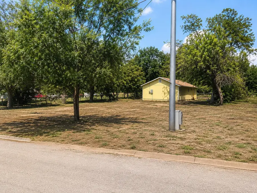 1004 E Marble St, Burnet, TX 78611 - #3