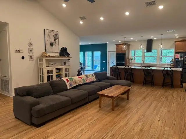 305 Goertz Dr, Red Rock, TX 78662 - Image #2